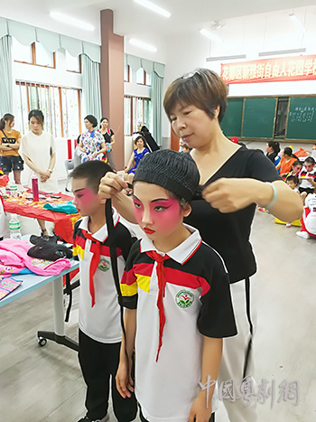 粤剧进校园 《凯旋》庆六一&mdash;&mdash;广州市花都区自由人花园学校排演粤剧进校园专题节目