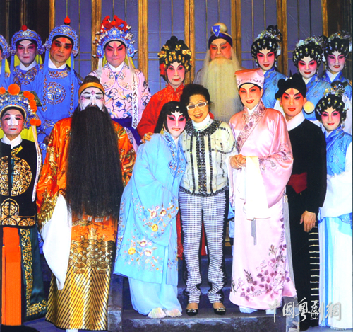 镌刻下粤剧的历史质感和时代动感