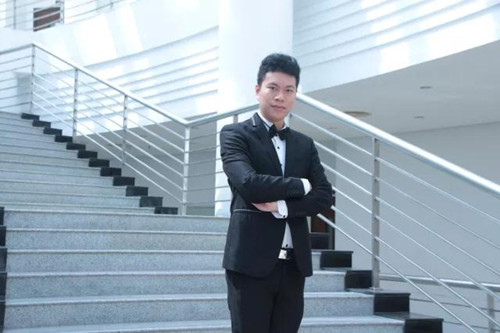 从陌生到痴爱&mdash;&mdash;访星海粤曲研习社王俊健