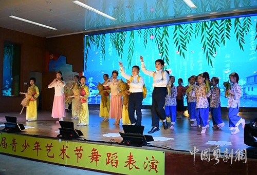 小红豆粤剧节目为从化区青少年艺术节增光彩