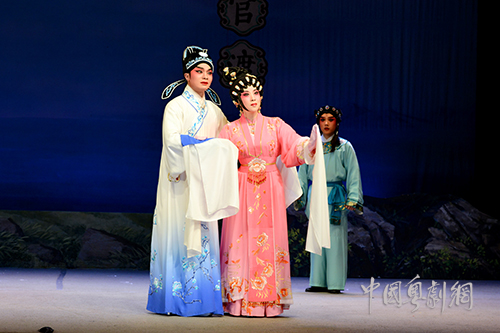 青年阵容精彩演绎薛觉先名剧《花染状元红》