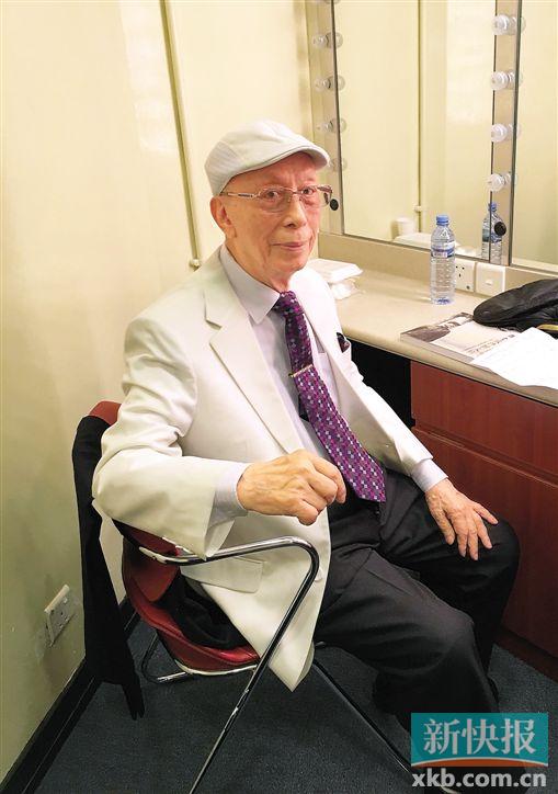 【粤人情歌】他就那样斯斯文文地坐在那里 粤剧的儒雅就勾勒出来了