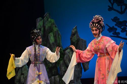 黎骏声与吴非凡排演新编古装粤剧《鸳鸯剑》