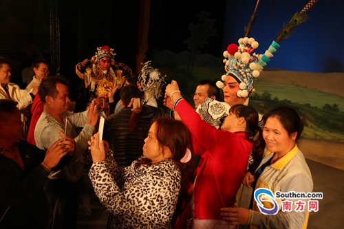 粤剧市场有多火？这位年轻&ldquo;戏迷&rdquo;一年看了94部戏