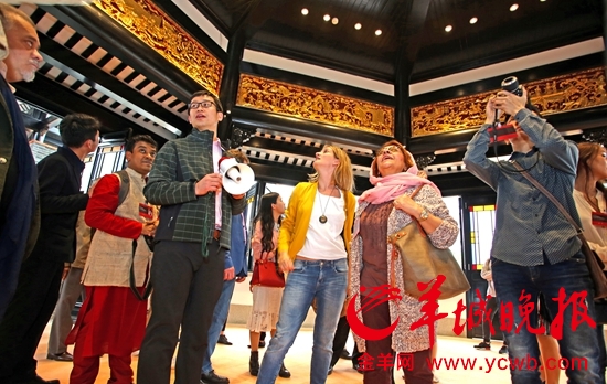 【最新资讯】国际戏剧&ldquo;大咖&rdquo;体验粤剧魅力 赞广州传统戏剧的群众基础好