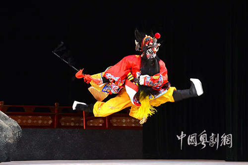 钟情大花脸的青年粤剧演员陈志超