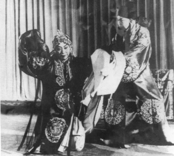 京剧《宝莲灯》剧本唱词