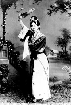 京剧《晴雯撕扇》剧本唱词