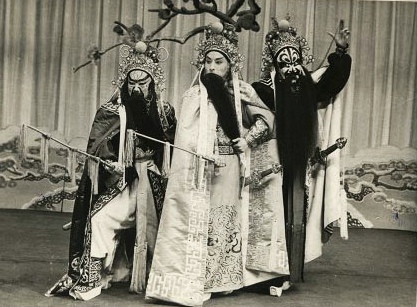 《初出茅庐》孙岳饰刘备、李嘉林饰关羽、吴钰璋饰张飞 《初出茅庐》孙岳饰刘备、李嘉林饰关羽、吴钰璋饰张飞